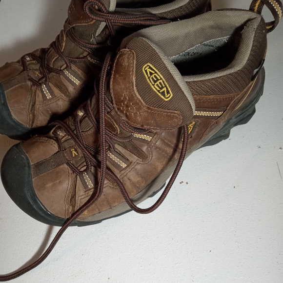 Men's Keen brown hiking boots sz 9 good condition waterproof - Picture 4 of 6